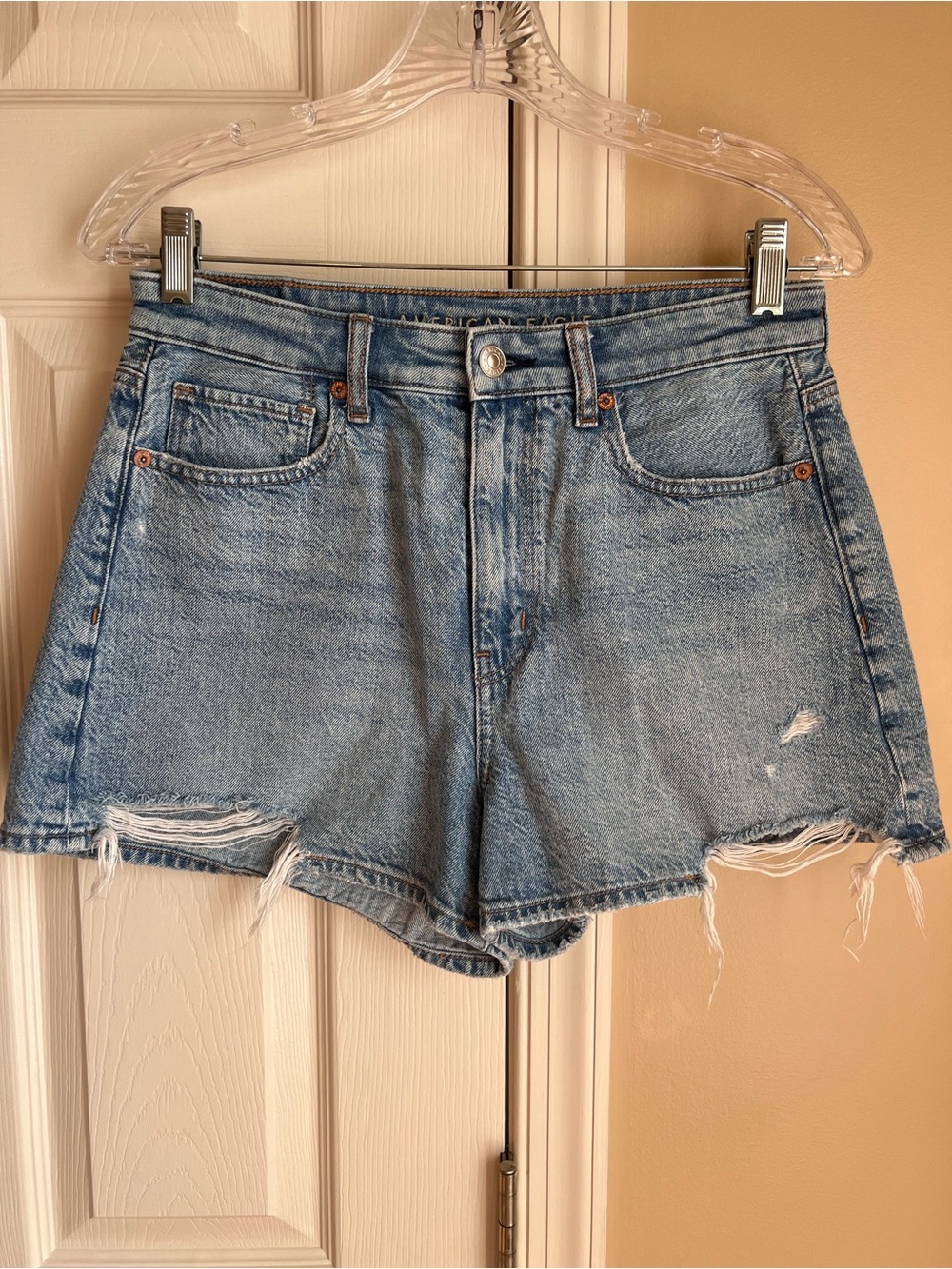 American Eagle Mom Jean Shorts Distressed Denim | Size 6 | High Rise
